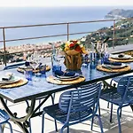 Villa Bluvari' Charming House
