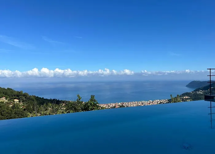 Bluvari' Charming House Vila Alassio