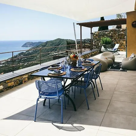 Bluvari' Charming House