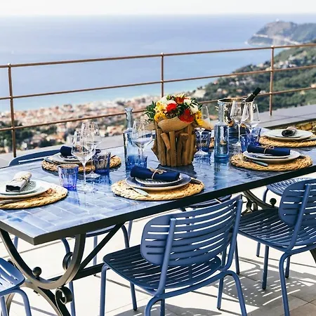 Villa Bluvari' Charming House