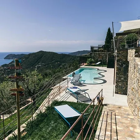 Bluvari' Charming House Villa Alassio