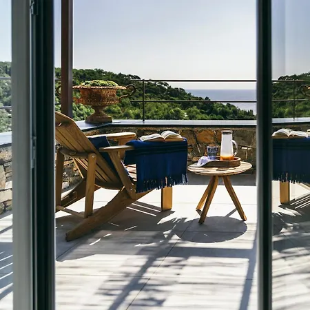 Bluvari' Charming House