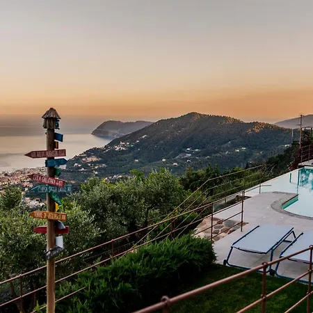 Bluvari' Charming House Villa Alassio